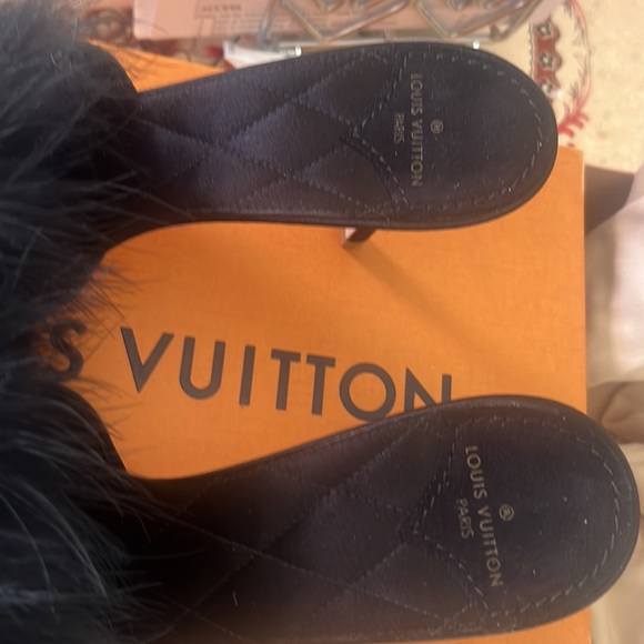 NEW Louis Vuitton Marilyn mule high heels black fur and satin size 40 AUTHENTIC - Picture 11 of 16